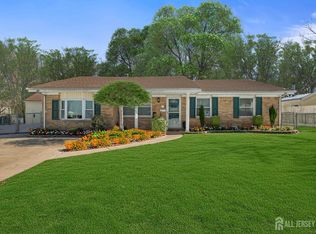 105 Applegate Ave, Monroe Township, NJ 08831