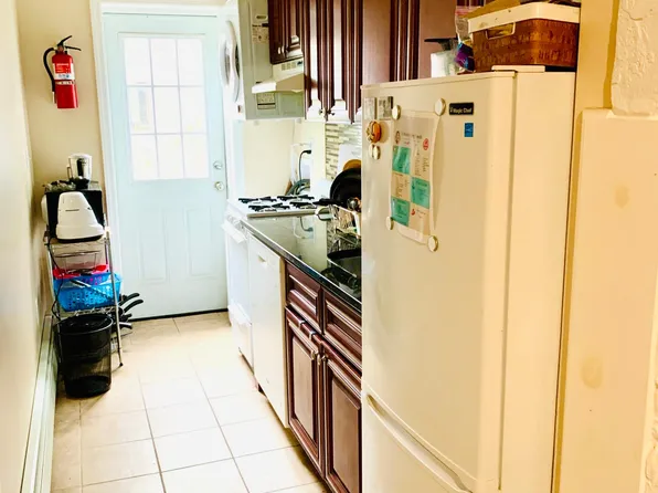 35 Courthouse Place image 11 of 16