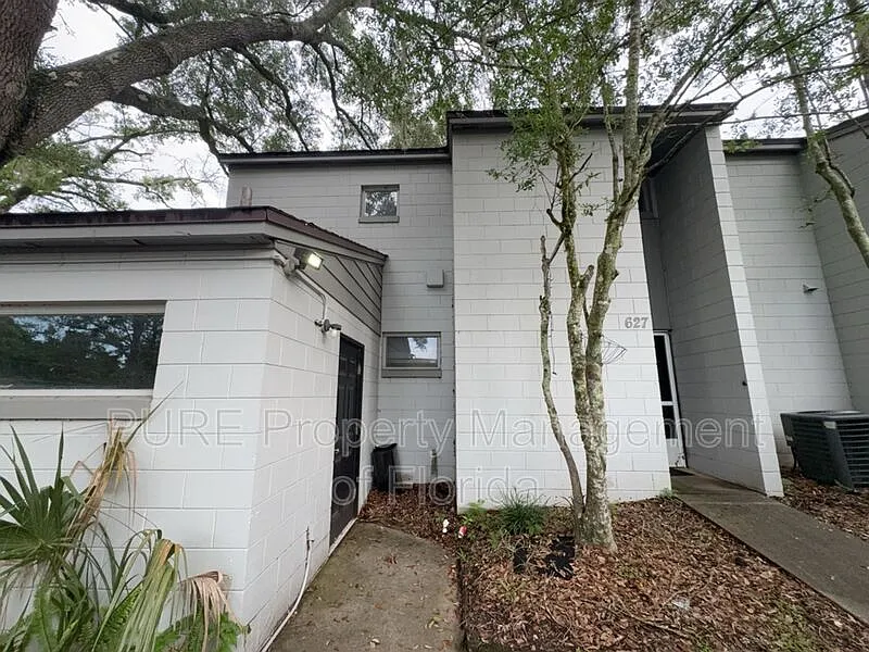 2 bed, 1.5 bath, 1191 sqft, $1,195 — Photo 3