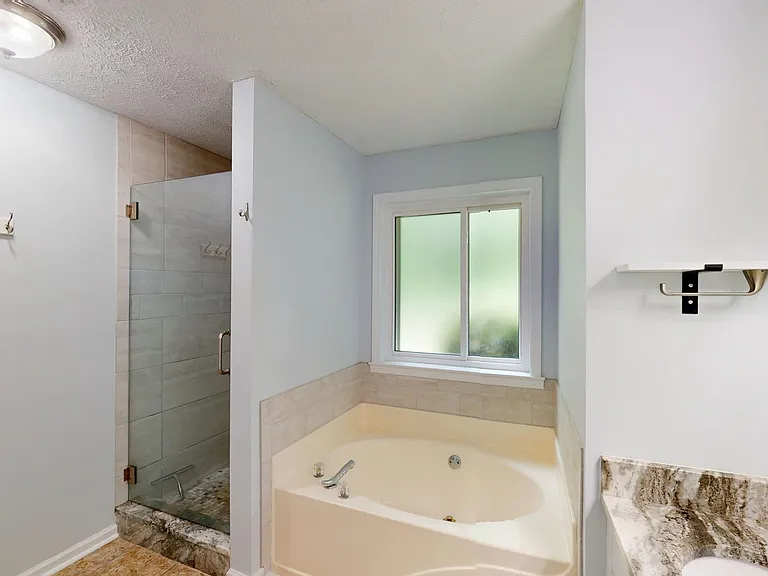 226 Meadow Oaks Ct — Photo 18