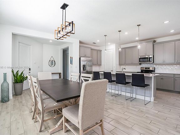 4th image of 4180 Bonita Way