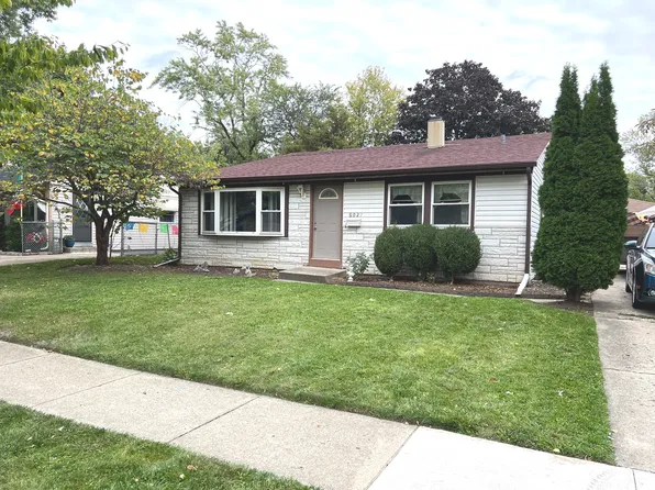 6027 Hampton Dr, Carpentersville, IL 60110