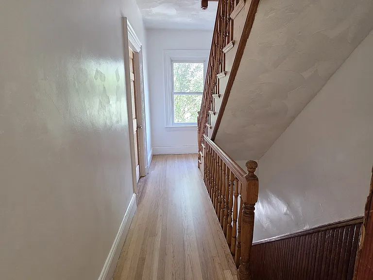 Pinckney St — Photo 10