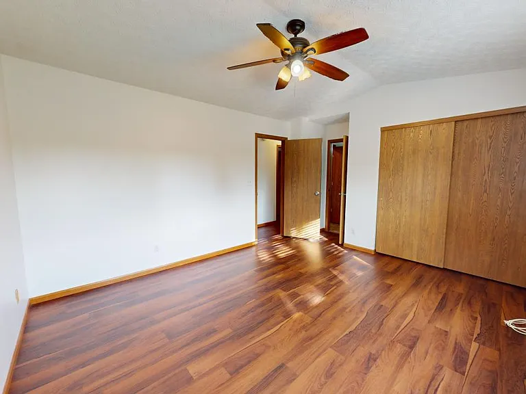 4911 McKenna Ct — Photo 5