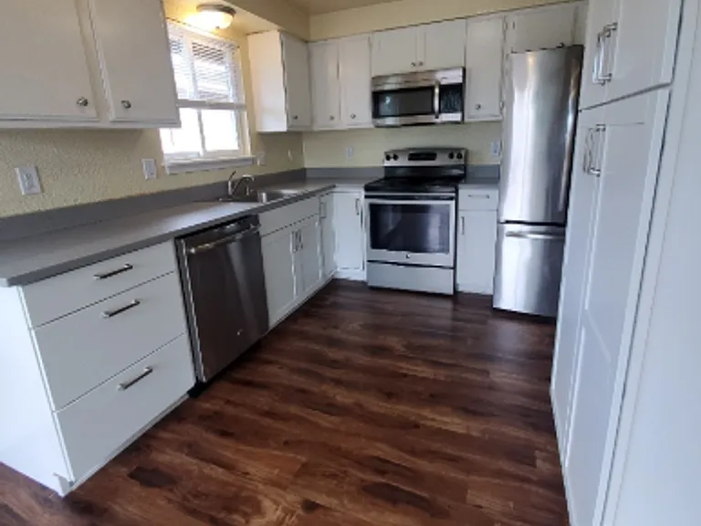 2701 Saint Clair St — Photo 3