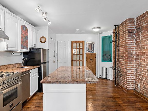 4th image of 220 E 82nd St APT 2FW