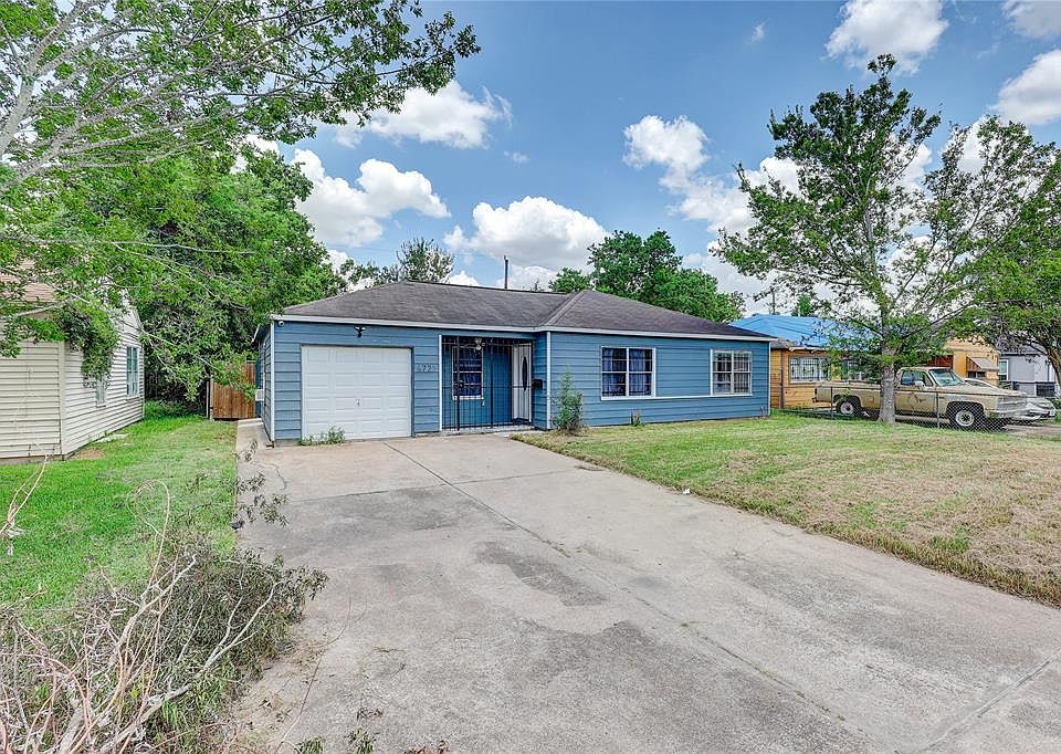 1st image of 4725 Meadow Park Drive