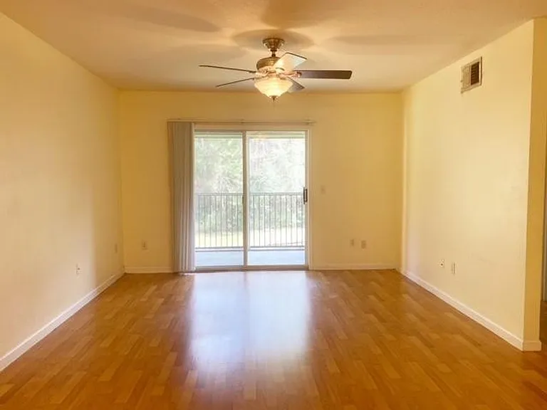 725 Crest Pines Dr #426 — Photo 5