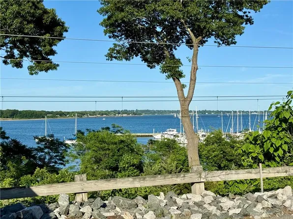 3940 Post Rd APT 7, Warwick, RI 02886