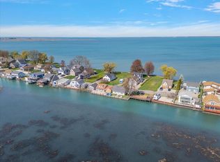 7931 Anchor Bay Dr, Algonac, MI 48001