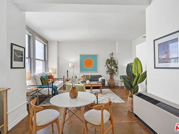 4th image of 215 W 7th St APT 1109