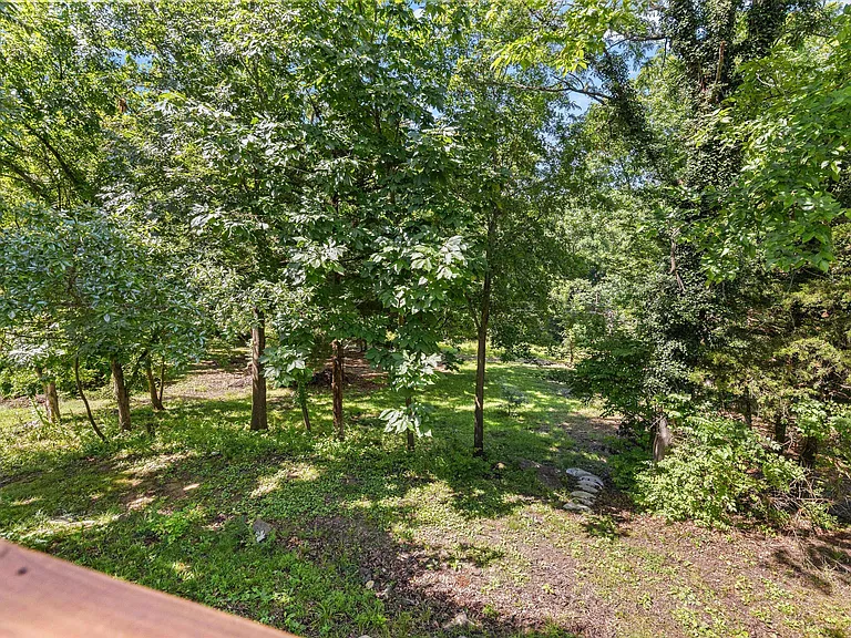 2002 Valley View Rd — Photo 20