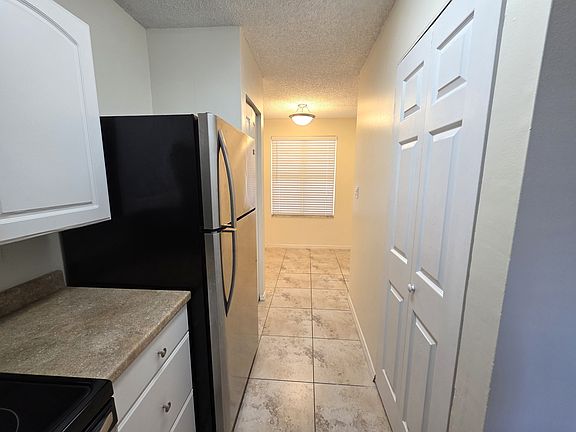 3rd image of 16104 Glenmoor Dr