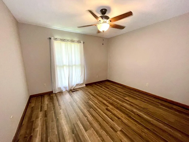 205 Browning Pl — Photo 17