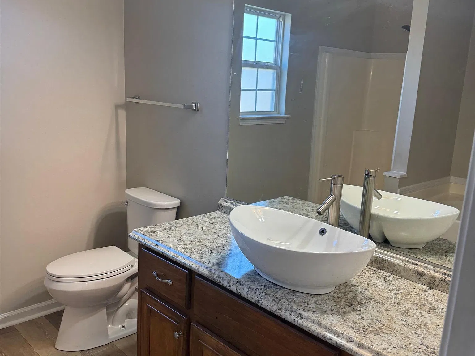 3 bed, 2.0 bath, 1291 sqft, $1,675 — Photo 2