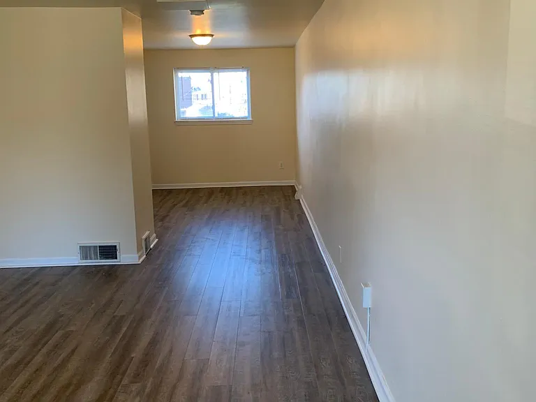 916 Grant Rd — Photo 5