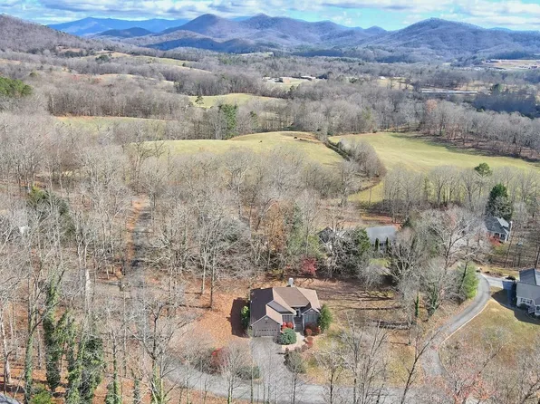 162 Crystal Dr, Blairsville, GA 30512