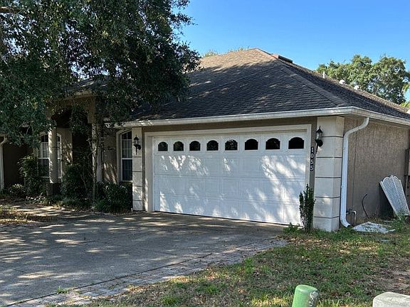 3rd image of 1055 Princeton Dr