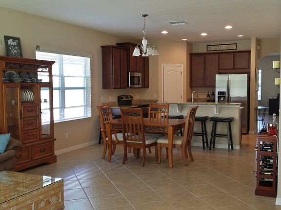 3rd image of 841 Battersea Dr