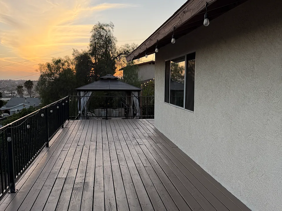 1218 Ramona Ave