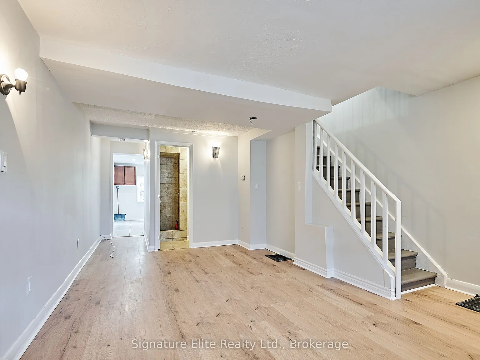 3 bed, $2,595 — Photo 2