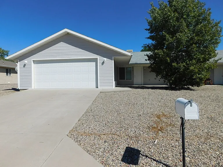 424 Pendleton St — Photo 1