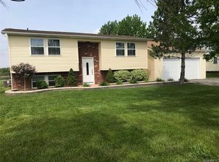 4396 Dickersonville Rd, Ransomville, NY 14131