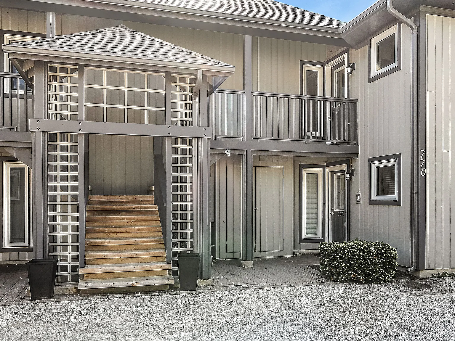 2 bed, $3,200 — Photo 2