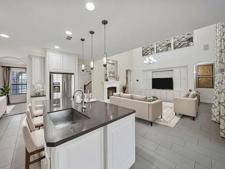 2805 Walnut Creek Ln — Photo 10
