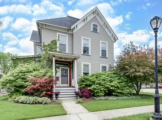 346 Spruce St, Aurora, IL 60506