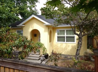 4128 SW Kenyon St, Seattle, WA 98136