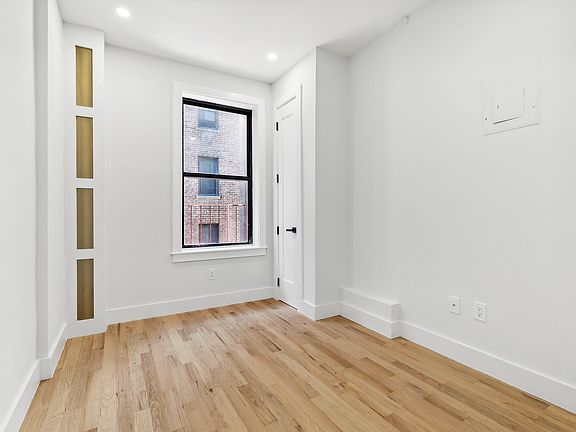 3rd image of 204 W 96th St APT 4C