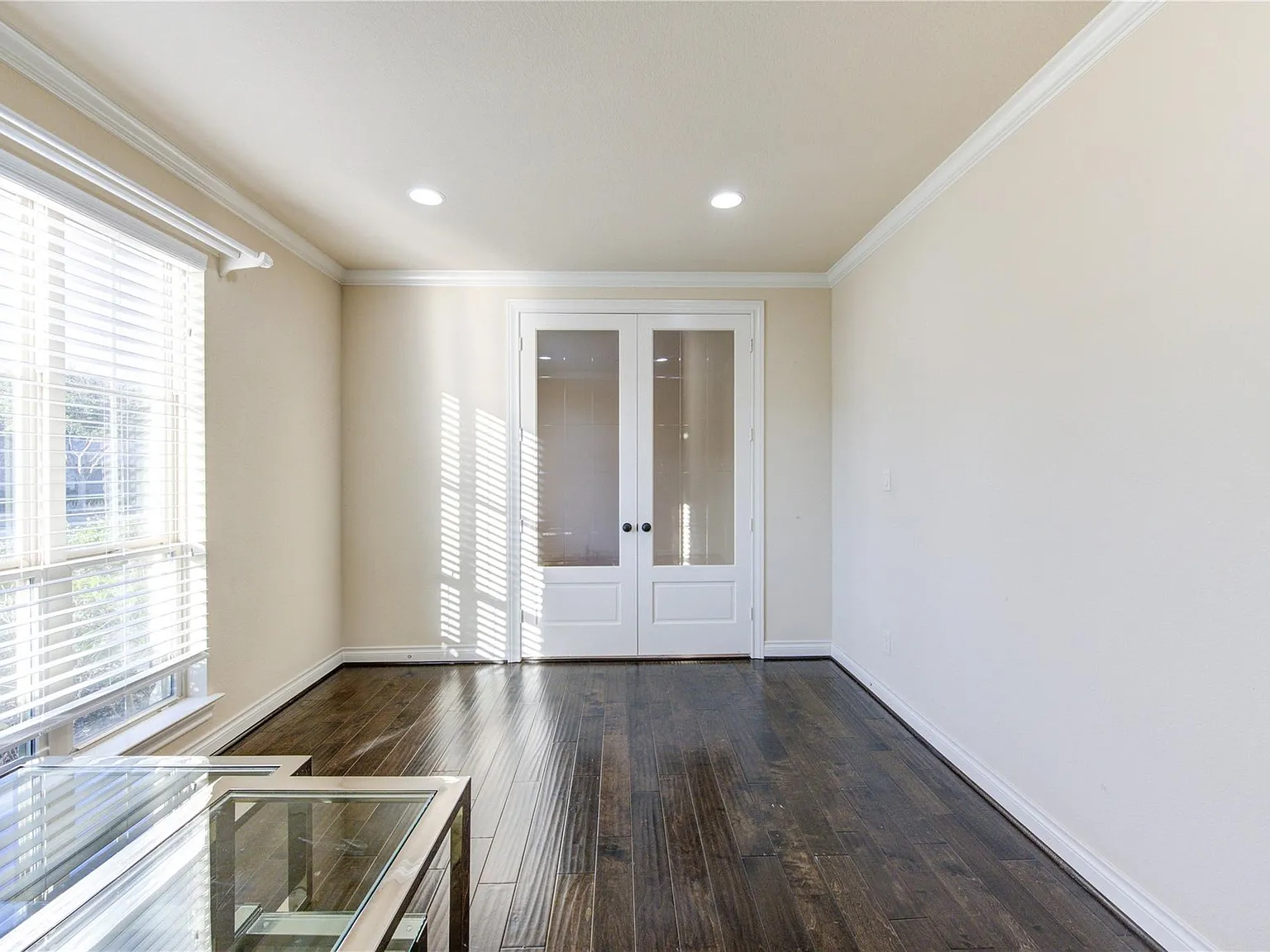 6 bed, 4.5 bath, 3376 sqft, $3,995 — Photo 4