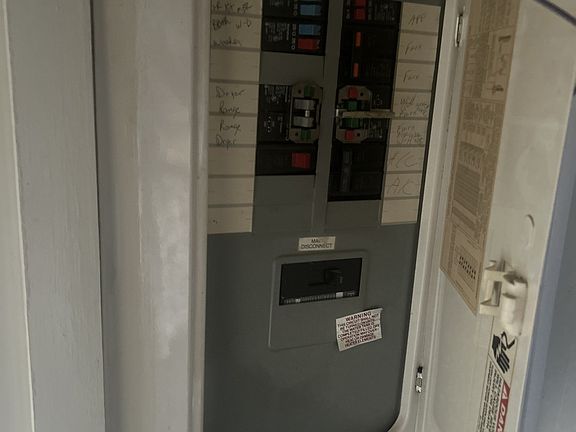 5th image of 441 Lakewood Dr