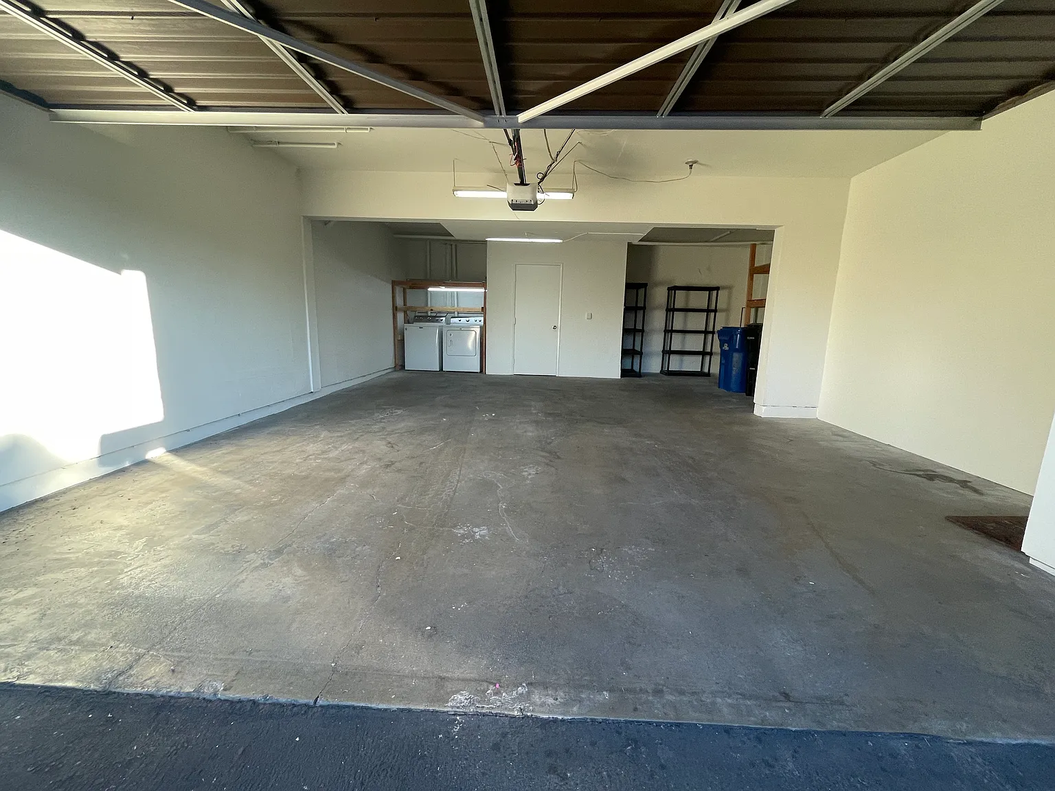 3 bed, 2.5 bath, 1332 sqft, $4,000 — Photo 3