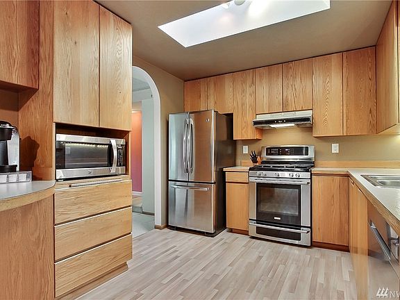 3rd image of 4819 80th Ave W