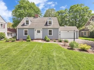 15 Falmouth Rd, Longmeadow, MA 01106