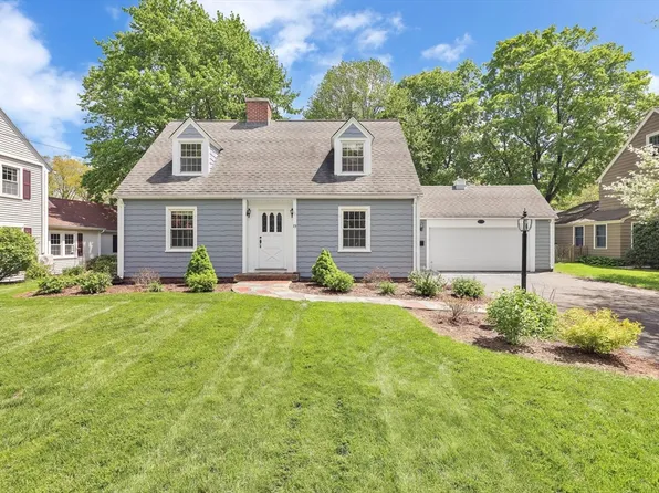 15 Falmouth Rd, Longmeadow, MA 01106