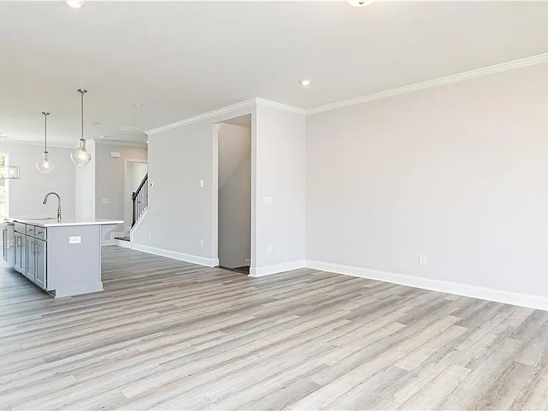 1337 Creekside Cir NW — Photo 3