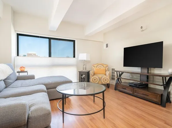 42 8th St APT 1403, Charlestown, MA 02129