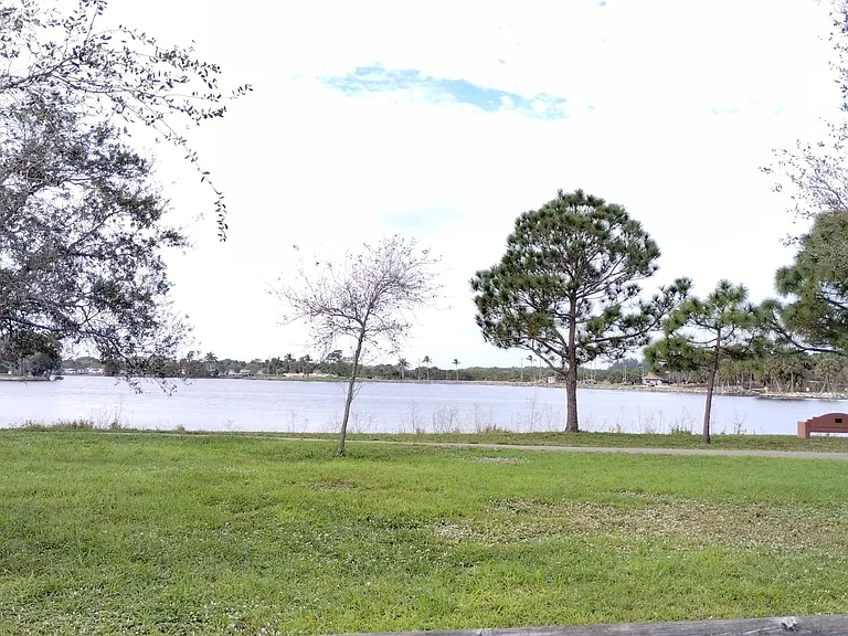 2880 Lake Osborne Dr #209 — Photo 29