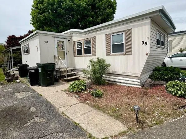 1964 River Road #96, Calverton, NY 11933