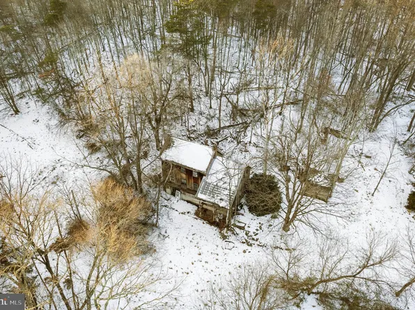 307 Jermikey Ct, Hedgesville, WV 25427