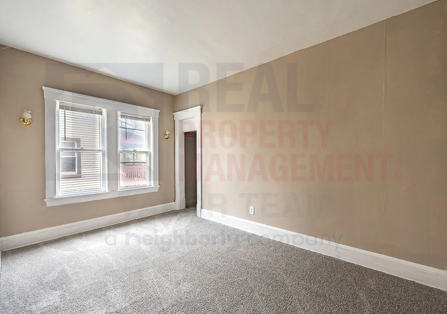 121 Logan St — Photo 1