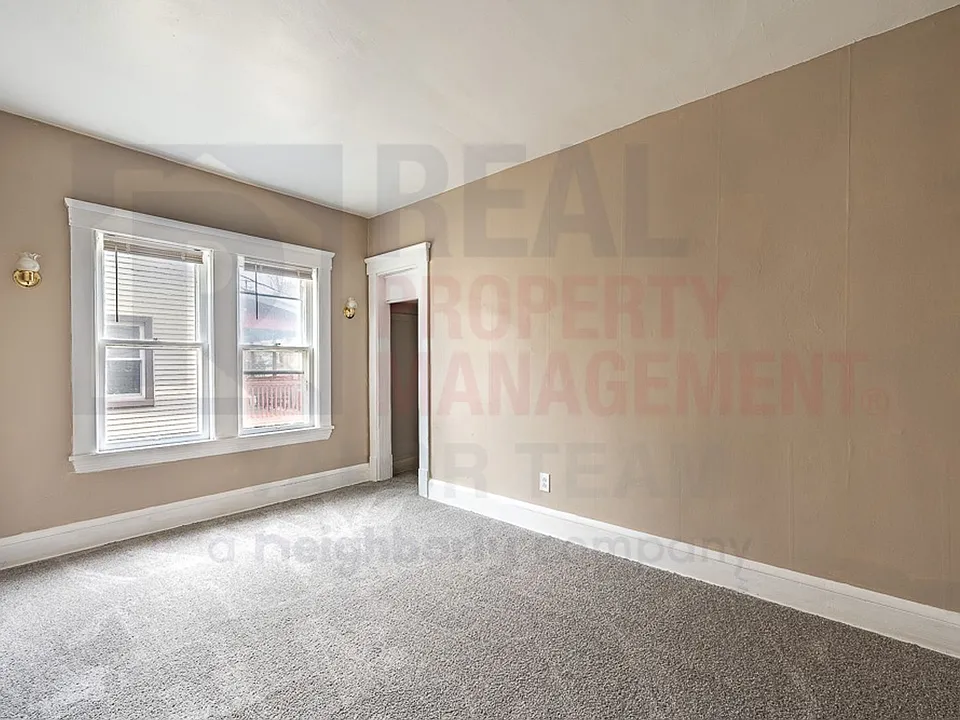 121 Logan St