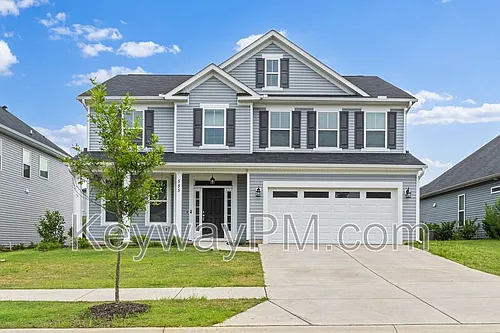 585 Hampton Dr Photo 1
