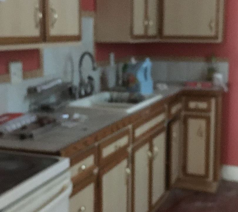 2nd image of 1910 Forster St