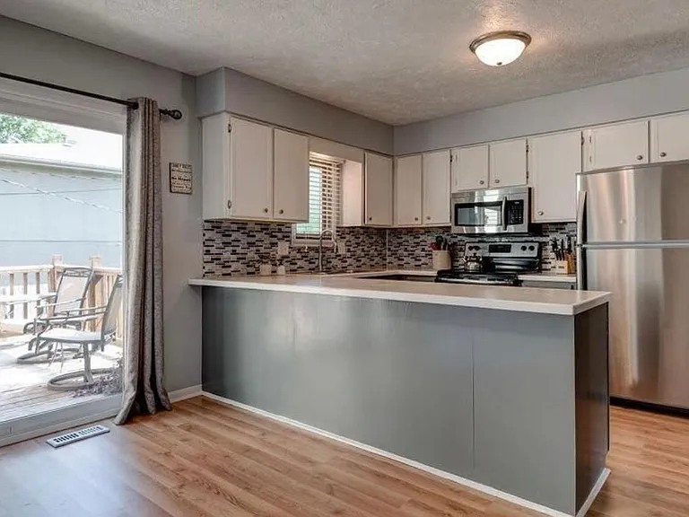 10412 Crown Point Ave — Photo 7