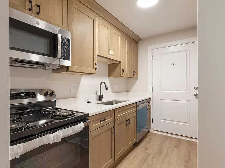 396 Linden Ave NE #105 — Photo 8