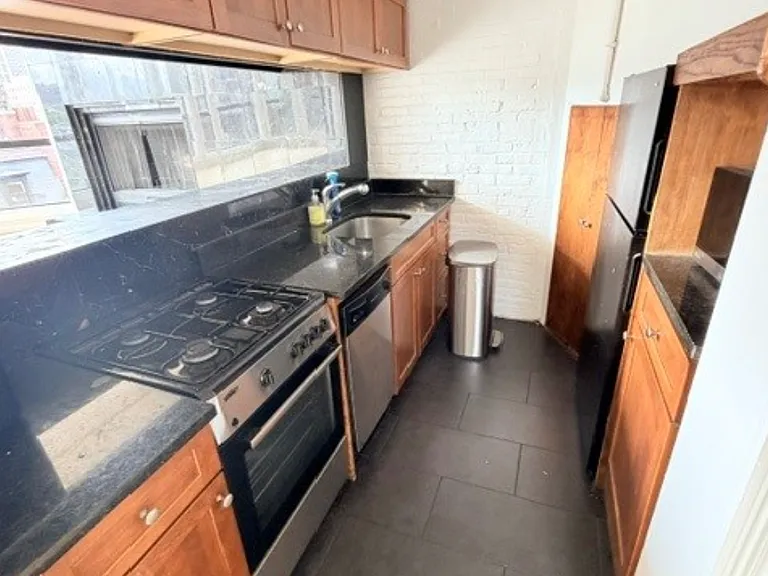 115 Beacon St — Photo 12